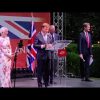 Checco Zalone premia Helen Mirren: “Se solo ti avessi conosciuto qualche anno fa…”