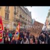 Cortei Milano, la protesta unisce le generazioni ‘la cultura disarma’