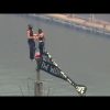 Scalano l’Empire State Building con uno striscione: “Quando il potere dell’amore batte l’amore per