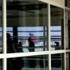 Bagaglio a mano incluso nel biglietto aereo, la stretta Ue: rischio rincari