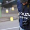 Milano, si getta dalla finestra: in casa la mamma morta. Ipotesi omicidio-suicidio