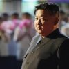 Corea del Nord, Kim Jong Un presenta nuovo lanciarazzi nucleare: “Arma unica al mondo”