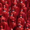 Conclave tra intrighi, veleni e dicerie: le fake news della vigilia