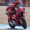 MotoGp Francia, Marc Marquez vince la sprint e torna in vetta al Mondiale. Cade Bagnaia