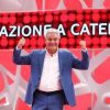 Pino Insegno torna con ‘Reazione a catena’ e replica alle critiche: “Bassi ascolti? Non devo dimostrare nulla”