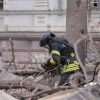 Ucraina, drone Russia su bus a Sumy: morti 9 civili. Zelensky: “Omicidio mirato”
