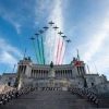 2 giugno, Mattarella all’Altare della Patria. Meloni: “Apparteniamo a qualcosa di grande che va difeso e amato”