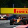 Formula 1, gru fa cadere cartellone pubblicitario sulla pista prima del Gp d’Austria