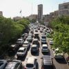 Iran, fuga da Teheran: “Strade intasate e file per la benzina”