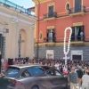 Martina Cabonaro, i funerali ad Afragola tra grida “giustizia” e insulti all’ex