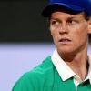 Sinner battuto in finale infinita al Roland Garros, Alcaraz trionfa al quinto set