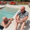 Alfonso Signorini a bordo piscina con Carlo Nordio: “Sorprese d’estate”