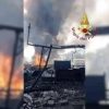 “L’esplosione e l’auto in fiamme, così abbiamo salvato un uomo”: l’intervento dei carabinieri a Roma