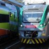 Milano, rapina su un treno: accoltellato turista americano, è caccia ai banditi