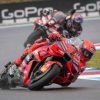MotoGp, Marquez trionfa in Repubblica Ceca davanti a Bezzecchi. Delude Bagnaia