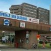 Bassano del Grappa, accoltella l’ex moglie mentre si trova al lavoro: fendenti anche al volto