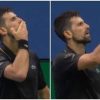 Djokovic, show agli Us Open: pubblico fischia, lui vince il set e manda… baci