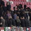 Italia, tifosi azzurri di spalle durante l’inno israeliano. Poi i cartelli: “Stop”