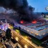 Torino, incendio in stabilimento a Pianezza: pericolo nube tossica