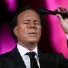 Julio Iglesias, archiviata denuncia per aggressioni sessuali