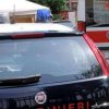 Masso colpisce auto dietro a corteo funebre: morta una donna