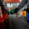 Carburanti, taglio accise in bilico: ipotesi bonus 100 euro per famiglie deboli