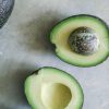Avocado, tutto su questo superfood: pochi zuccheri, tanto potassio e aiuta il cuore
