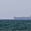 Iran, Pasdaran: “Petroliera con 2 milioni di barili greggio urta mina a Hormuz, nave in fiamme”