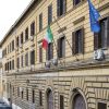 Roma, entra in casa della ex e accoltella un amico