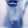 Salute, l’esperto: “Bere acqua fa bene anche ai denti e al sorriso”