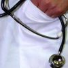 “Ti guarisco io”, ma il tumore non c’era: finto medico condannato per omicidio