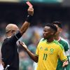 Messico-Sudafrica, piovono rossi: tre espulsi, caos ai Mondiali