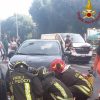 Roma, furgone tampona auto che investe due donne: ferite in modo grave