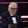 Addio a Peppino di Capri, oggi l’ultimo saluto alla voce di ‘Champagne’: i funerali sull’isola