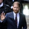 Harry torna a Londra senza Meghan e i figli: la decisione ‘last minute’
