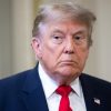 Iran, milioni ai funerali di Khamenei. Trump: “Colpendo potremmo farli fuori tutti”