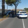 Roma, automobilista finisce contro albero e muore: ipotesi malore