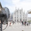 Caldo, il trucco contro l’umidità in casa usando… un cucchiaio