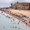 Caldo record, venerdì bollente: oggi bollino rosso in 9 città, c’è anche Roma