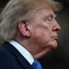Trump ingrassato di 10 chili, il medico: “Colpa dello stress da presidenza”
