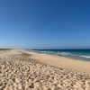 Vacanze al mare, l’effetto-trappola della sabbia: dalle passeggiate ai racchettoni ecco le insidie della vita da spiaggia