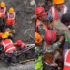 Miracolo in Nepal, estratti vivi due operai rimasti intrappolati in una galleria 9 giorni dopo l’alluvione