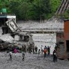Nepal, cittadino cinese estratto vivo da un tunnel a 10 giorni dall’alluvione