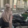 Sangiuliano posta foto di donna con niqab a Napoli: “Ecco pericolo islamizzazione”