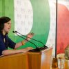 Centrosinistra, il messaggio di Schlein: “Uno non vale uno”. Conte: “Si va alle primarie”