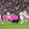 Inter-Fiorentina, Thuram atterrato in area di rigore, Mariani non concede il penalty. Cosa è successo
