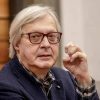 Sgarbi sottoposto a tracheostomia. Il bollettino medico: condizioni stabili, migliora quadro polmonare
