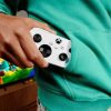Un pad più piccolo di uno smartphone: Xbox presenta Nano Controller